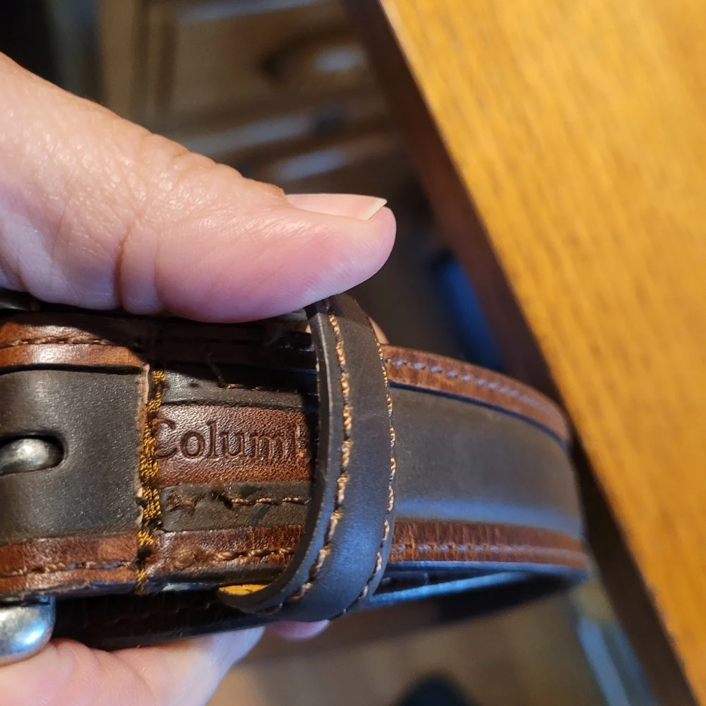 Columbia leather belt